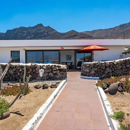 73 - Quicksand - Ocean Views - 1 Min By Lanzarote Famara